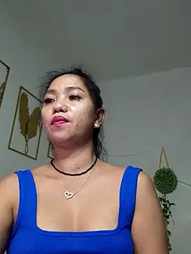 Snapshot of tinahturndo chatting on July 26, 2026, 4:14 pm tinahturndo online show from July 26, 2026, 4:14 pm