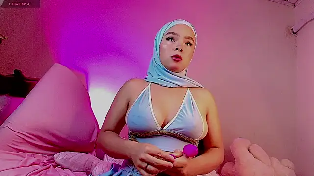 Nadine Nassib online show from June 17, 2026, 2:40 pm
