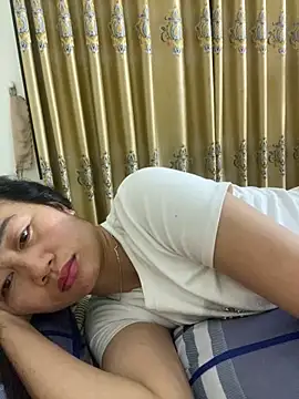 Snapshot of Linda-babyy chatting on May 18, 2026, 4:35 pm Linda-babyy online show from May 18, 2026, 4:35 pm