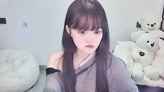Evil-Bunny007 online show from June 18, 2026, 12:42 pm