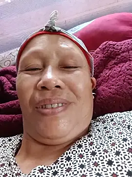 Snapshot of zanalove chatting on June 8, 2026, 5:52 am zanalove online show from June 8, 2026, 5:52 am