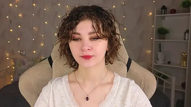 Kira  Fluffy online show from May 31, 2026, 12:08 am