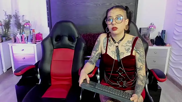 Snapshot of inkedsinners_ chatting on June 24, 2026, 4:06 pm inkedsinners online show from June 24, 2026, 4:06 pm