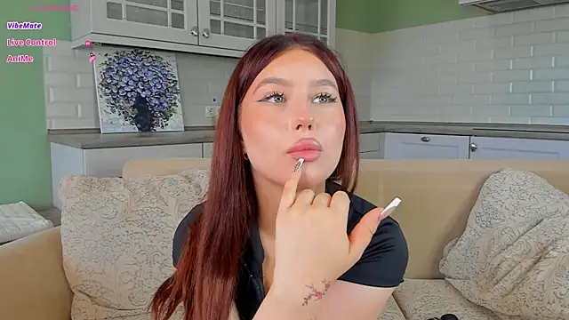 Snapshot of AliceFlowe chatting on July 17, 2026, 12:56 pm AliceFlowe online show from July 17, 2026, 12:56 pm
