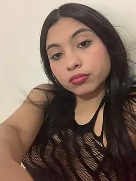 Snapshot of Paula-sinz chatting on July 3, 2026, 12:50 am Paula-sinz online show from July 3, 2026, 12:50 am