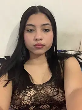 Snapshot of Paula-sinz chatting on July 3, 2026, 11:00 pm Paula-sinz online show from July 3, 2026, 11:00 pm