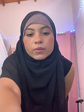 Snapshot of Paula-sinz chatting on July 13, 2026, 11:18 pm Paula-sinz online show from July 13, 2026, 11:18 pm