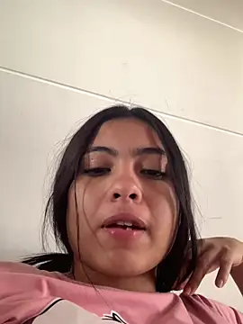 Snapshot of Paula-sinz chatting on July 14, 2026, 8:25 pm Paula-sinz online show from July 14, 2026, 8:25 pm
