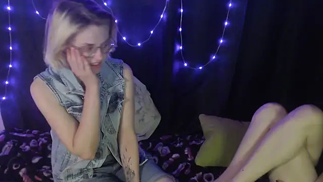 Snapshot of __Freya___ chatting on May 26, 2026, 12:23 pm Freya online show from May 26, 2026, 12:23 pm