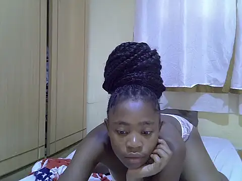 Snapshot of Pretty-Bianca chatting on June 2, 2026, 2:08 pm Pretty-Bianca online show from June 2, 2026, 2:08 pm