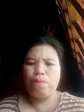 Snapshot of -Yeyi- chatting on May 17, 2026, 7:28 am -Yeyi- online show from May 17, 2026, 7:28 am