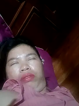 Snapshot of -Yeyi- chatting on May 17, 2026, 9:44 pm -Yeyi- online show from May 17, 2026, 9:44 pm