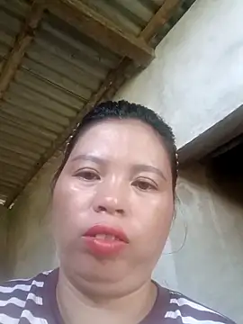 Snapshot of -Yeyi- chatting on May 27, 2026, 12:18 am -Yeyi- online show from May 27, 2026, 12:18 am