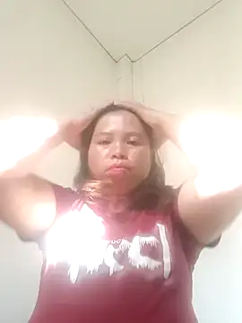 -Yeyi- online show from June 1, 2026, 9:33 am