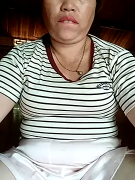 -Yeyi- online show from July 14, 2026, 10:32 am
