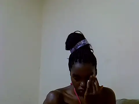 Snapshot of princess_scovia chatting on June 2, 2026, 12:01 am princess scovia online show from June 2, 2026, 12:01 am