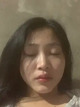 Snapshot of hinami-lo chatting on May 23, 2026, 4:50 am hinami-lo online show from May 23, 2026, 4:50 am