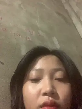 Snapshot of hinami-lo chatting on May 24, 2026, 12:10 pm hinami-lo online show from May 24, 2026, 12:10 pm