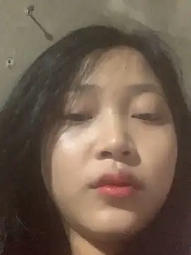 Snapshot of hinami-lo chatting on May 25, 2026, 1:28 pm hinami-lo online show from May 25, 2026, 1:28 pm