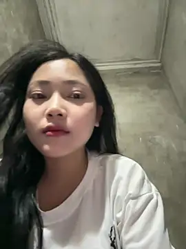 Snapshot of hinami-lo chatting on May 28, 2026, 4:48 pm hinami-lo online show from May 28, 2026, 4:48 pm