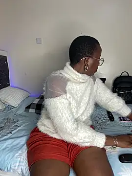 Snapshot of Miss-Temptasion chatting on June 28, 2026, 4:02 pm Miss-Temptasion online show from June 28, 2026, 4:02 pm