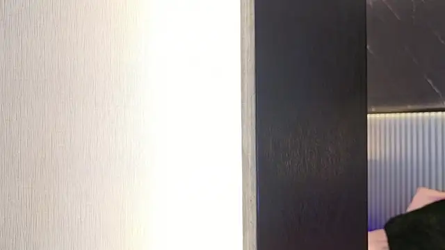 Liashelby online show from June 1, 2026, 3:58 pm