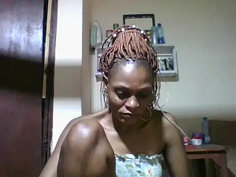 Snapshot of Ebonyqueen4 chatting on May 21, 2026, 6:31 am Ebonyqueen4 online show from May 21, 2026, 6:31 am