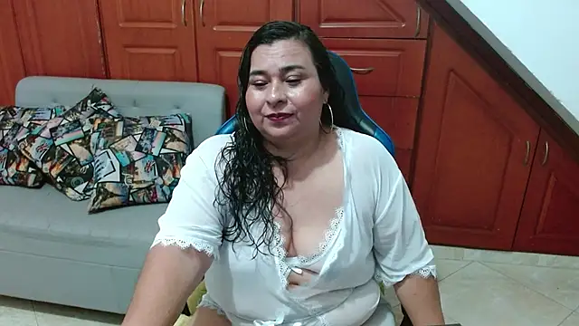 Snapshot of katiusca_rm chatting on June 30, 2026, 1:45 pm katiusca rm online show from June 30, 2026, 1:45 pm