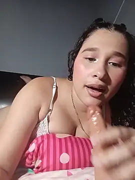 Snapshot of LittleSweetZoe chatting on June 9, 2026, 1:39 am LittleSweetZoe online show from June 9, 2026, 1:39 am