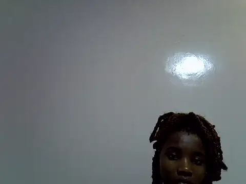 Snapshot of lee_shaz chatting on May 19, 2026, 10:49 pm lee shaz online show from May 19, 2026, 10:49 pm