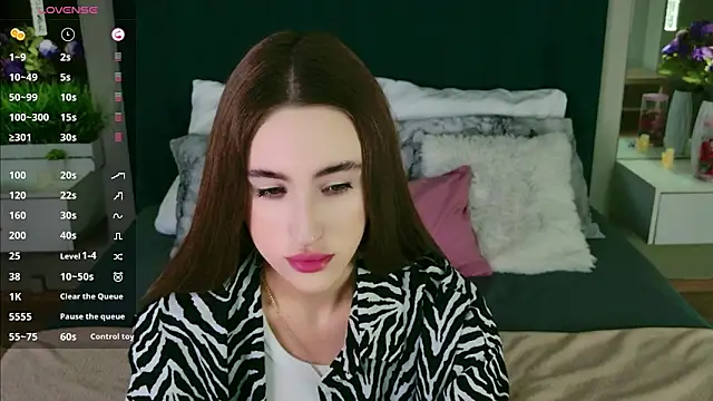Snapshot of MadisonRen chatting on June 10, 2026, 10:03 am MadisonRen online show from June 10, 2026, 10:03 am