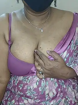 Snapshot of MISS-LOVEV chatting on June 26, 2026, 7:46 am MISS-LOVEV online show from June 26, 2026, 7:46 am