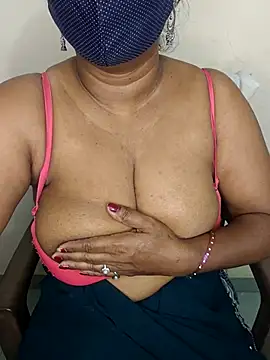 Snapshot of MISS-LOVEV chatting on July 12, 2026, 1:29 am MISS-LOVEV online show from July 12, 2026, 1:29 am