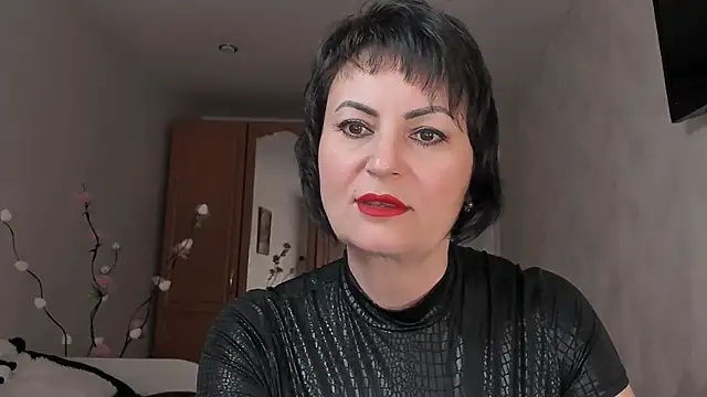 Snapshot of Helen_Beller chatting on July 14, 2026, 12:33 pm Helen Beller online show from July 14, 2026, 12:33 pm