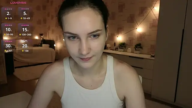 Snapshot of Megan_swiftss chatting on June 17, 2026, 7:04 pm Megan swiftss online show from June 17, 2026, 7:04 pm