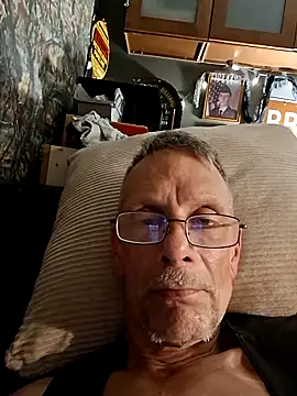 truckdawg2023 online show from June 8, 2026, 8:09 pm