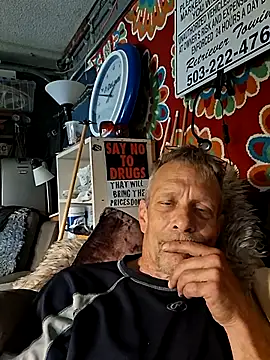 Snapshot of truckdawg2023 chatting on July 15, 2026, 4:45 pm truckdawg2023 online show from July 15, 2026, 4:45 pm