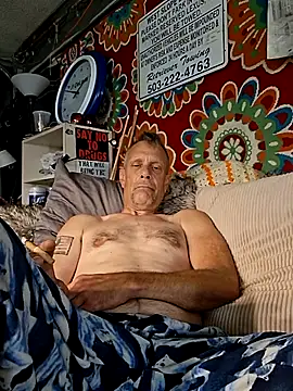 Snapshot of truckdawg2023 chatting on July 25, 2026, 9:45 pm truckdawg2023 online show from July 25, 2026, 9:45 pm