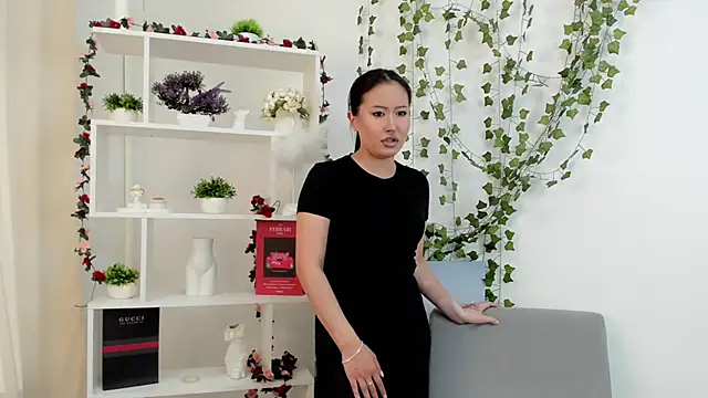 LaritaLevell online show from May 22, 2026, 10:43 am
