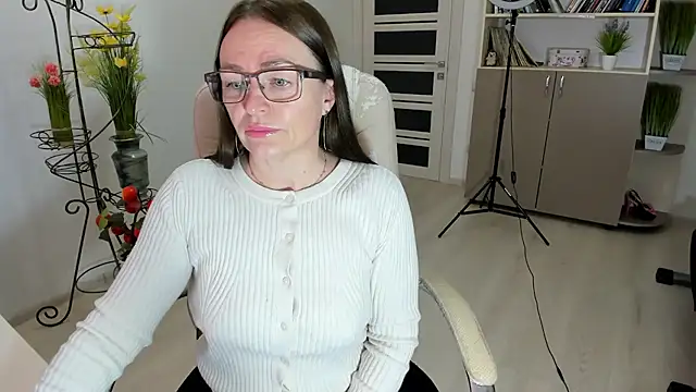 Vika73 online show from December 16, 2025, 6:07 am