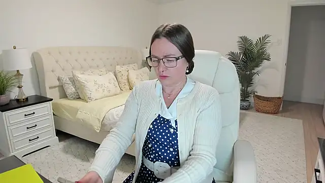 Snapshot of Vika73 chatting on April 3, 2026, 11:08 am Vika73 online show from April 3, 2026, 11:08 am