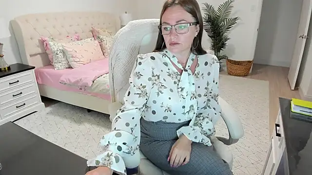 Snapshot of Vika73 chatting on June 27, 2026, 11:26 am Vika73 online show from June 27, 2026, 11:26 am