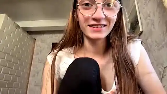 Snapshot of SparkleJebb chatting on July 16, 2026, 4:02 pm SparkleJebb online show from July 16, 2026, 4:02 pm