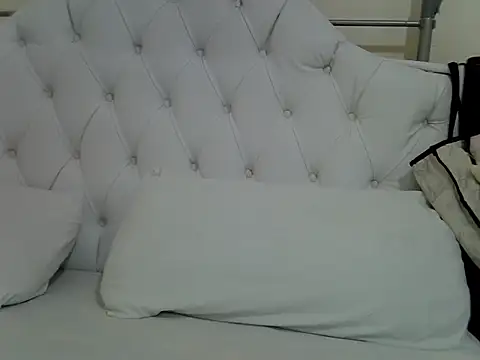 slimmykim online show from July 3, 2026, 6:31 am