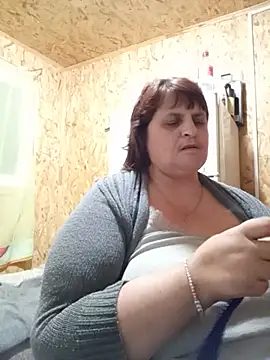 Snapshot of LisichkaOksana chatting on July 7, 2026, 8:24 pm LisichkaOksana online show from July 7, 2026, 8:24 pm