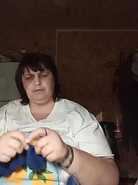 Snapshot of LisichkaOksana chatting on July 8, 2026, 8:35 pm LisichkaOksana online show from July 8, 2026, 8:35 pm