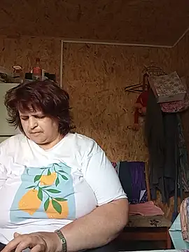 Snapshot of LisichkaOksana chatting on July 10, 2026, 5:34 am LisichkaOksana online show from July 10, 2026, 5:34 am