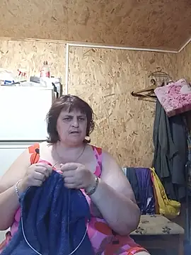 Snapshot of LisichkaOksana chatting on July 11, 2026, 6:10 pm LisichkaOksana online show from July 11, 2026, 6:10 pm