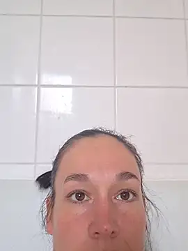 adelinegirly online show from July 18, 2026, 8:51 am