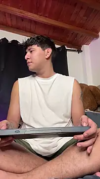 ChrisRuiz online show from May 18, 2026, 8:09 am